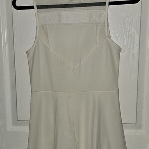 Elegant White Sleeveless Dress